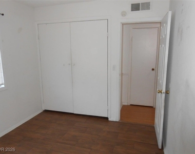 6671 Bubbling Brook Drive - Photo Thumbnail 11