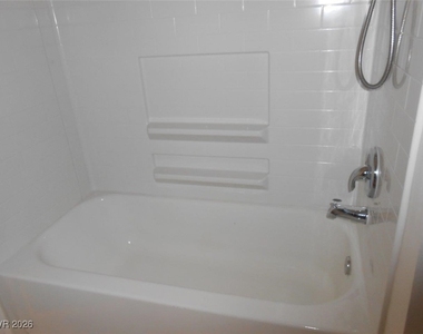 6671 Bubbling Brook Drive - Photo Thumbnail 15