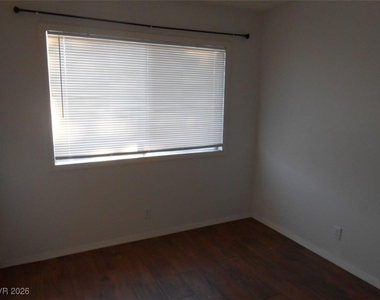 6671 Bubbling Brook Drive - Photo Thumbnail 8