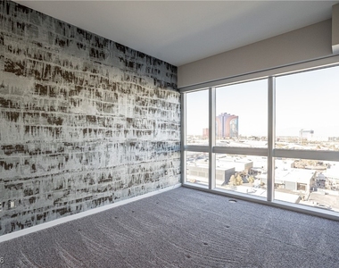 4471 Dean Martin Drive - Photo Thumbnail 13
