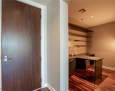 4471 Dean Martin Drive - Photo Thumbnail 4