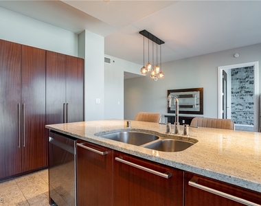 4471 Dean Martin Drive - Photo Thumbnail 9