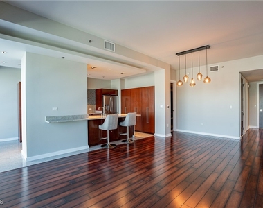 4471 Dean Martin Drive - Photo Thumbnail 7