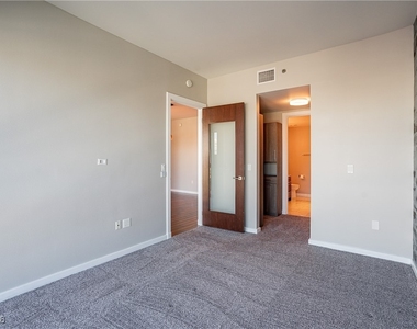 4471 Dean Martin Drive - Photo Thumbnail 15