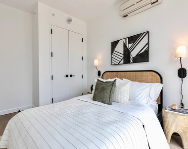 953 Dean Street - Photo Thumbnail 5