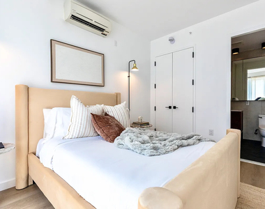 953 Dean Street - Photo Thumbnail 7