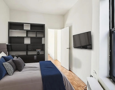 323A East 89th Street - Photo Thumbnail 4