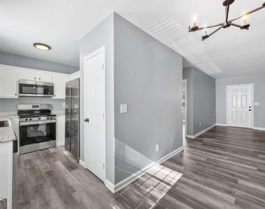 501 Pine Park Street - Photo Thumbnail 6