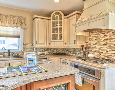 106 Elizabeth Avenue - Photo Thumbnail 13