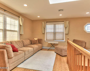 106 Elizabeth Avenue - Photo Thumbnail 8