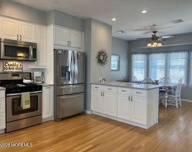 119 Randall Avenue - Photo Thumbnail 10