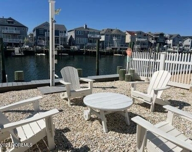 119 Randall Avenue - Photo Thumbnail 23