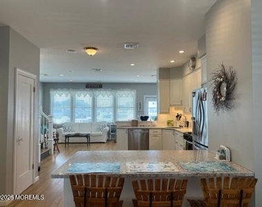 119 Randall Avenue - Photo Thumbnail 12