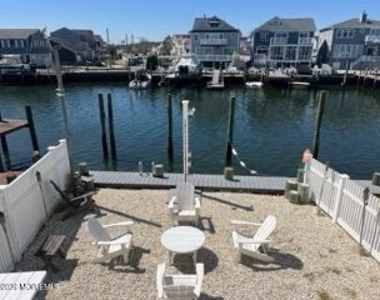 119 Randall Avenue - Photo Thumbnail 2