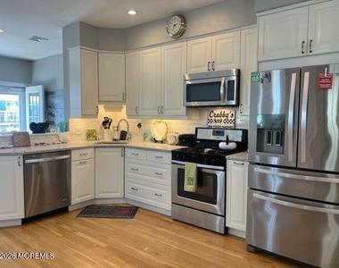 119 Randall Avenue - Photo Thumbnail 9