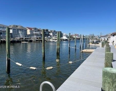 119 Randall Avenue - Photo Thumbnail 24