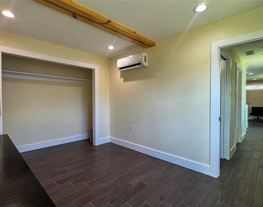 1228 Kennie Drive - Photo Thumbnail 15