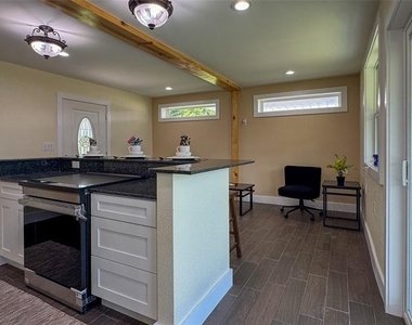 1228 Kennie Drive - Photo Thumbnail 13