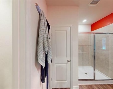 4950 Parrington Drive - Photo Thumbnail 13