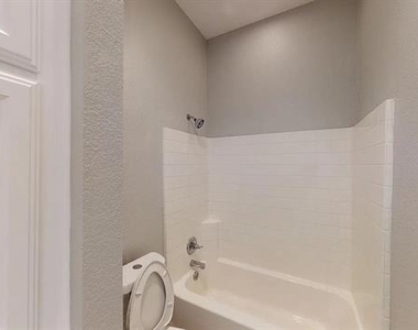 4950 Parrington Drive - Photo Thumbnail 20