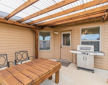 627 Redwood Drive - Photo Thumbnail 19