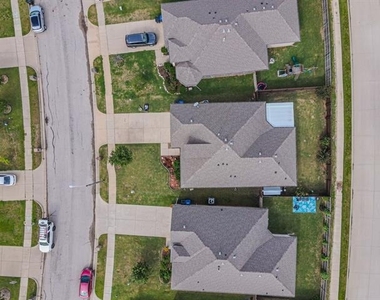 627 Redwood Drive - Photo Thumbnail 25