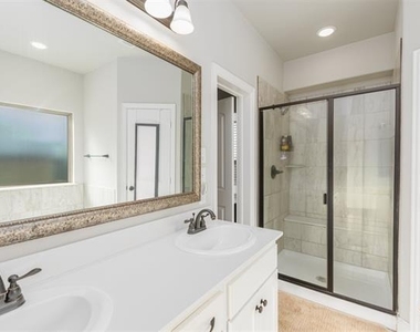627 Redwood Drive - Photo Thumbnail 16