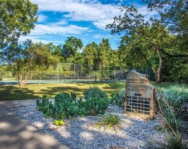 517 S Vernon Avenue - Photo Thumbnail 30