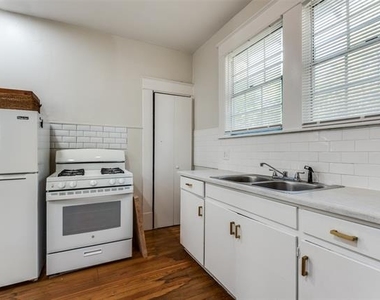517 S Vernon Avenue - Photo Thumbnail 13