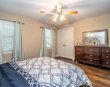 2824 Minert Street - Photo Thumbnail 16