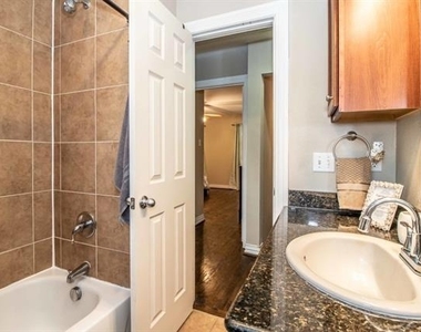2824 Minert Street - Photo Thumbnail 18