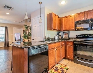 2824 Minert Street - Photo Thumbnail 7