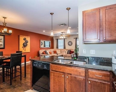 2824 Minert Street - Photo Thumbnail 6