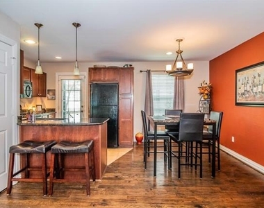 2824 Minert Street - Photo Thumbnail 9