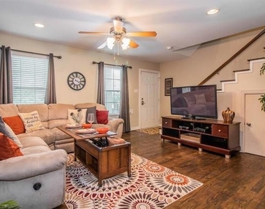 2824 Minert Street - Photo Thumbnail 12