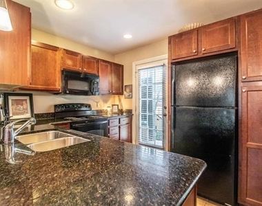 2824 Minert Street - Photo Thumbnail 5