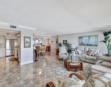 2100 S Ocean Drive - Photo Thumbnail 13