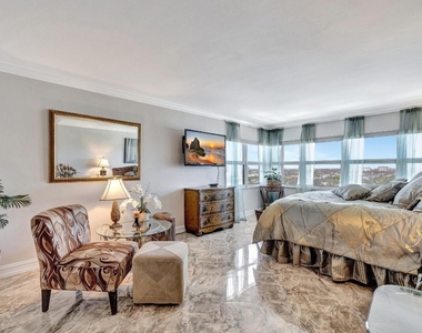 2100 S Ocean Drive - Photo Thumbnail 17