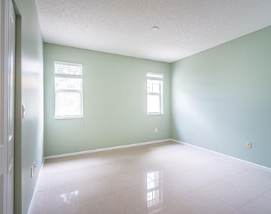 5840 W Sample Road - Photo Thumbnail 11