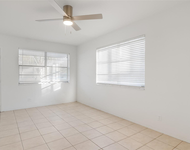709 Se 15th Street - Photo Thumbnail 24