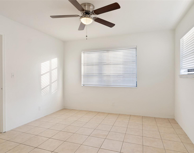 709 Se 15th Street - Photo Thumbnail 16