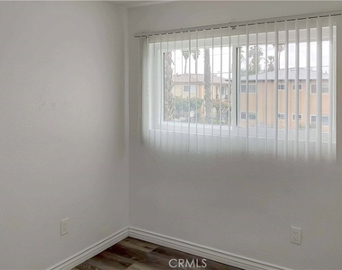 1724 Crofton Lane - Photo Thumbnail 12