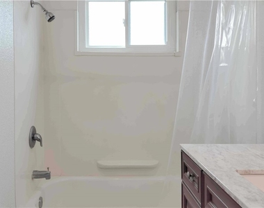 1724 Crofton Lane - Photo Thumbnail 10