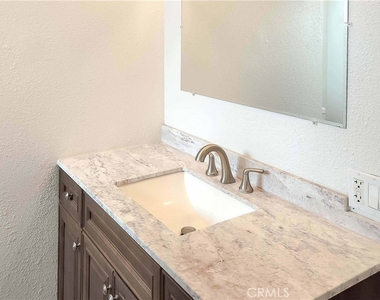 1724 Crofton Lane - Photo Thumbnail 21