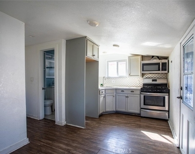 345 N Occidental Boulevard - Photo Thumbnail 7