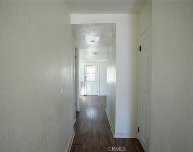 345 N Occidental Boulevard - Photo Thumbnail 6