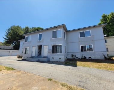 1316 1/2 Anaheim Street - Photo Thumbnail 19