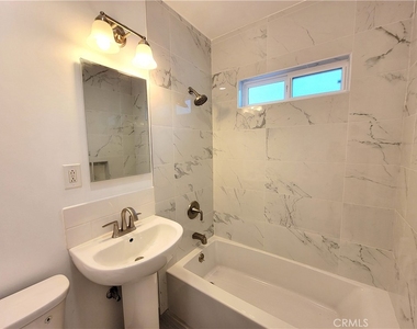 1316 1/2 Anaheim Street - Photo Thumbnail 15