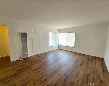 1316 1/2 Anaheim Street - Photo Thumbnail 1