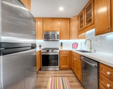7509 Draper Ave - Photo Thumbnail 3